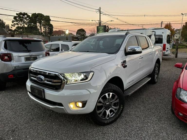 FORD - RANGER - 2022/2023 - Branca - R$ 209.900,00