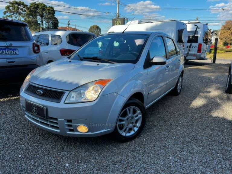 FORD - FIESTA - 2009/2010 - Prata - R$ 34.900,00