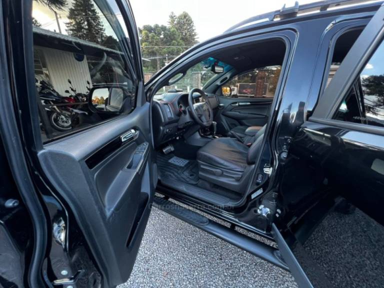 CHEVROLET - S10 - 2018/2019 - Preta - R$ 189.900,00