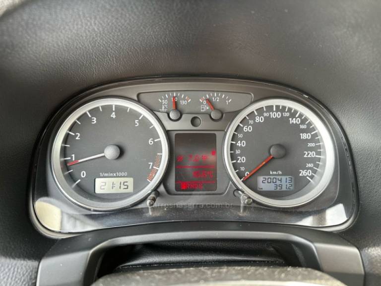 VOLKSWAGEN - GOLF - 2010/2011 - Vermelha - R$ 56.900,00